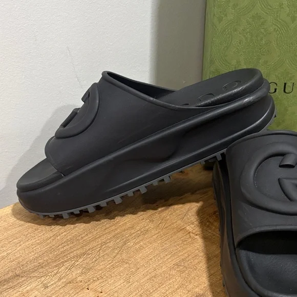 Gucci Black Embossed Double G Slide Sandals SZ 40 (9) - Picture 2 of 11